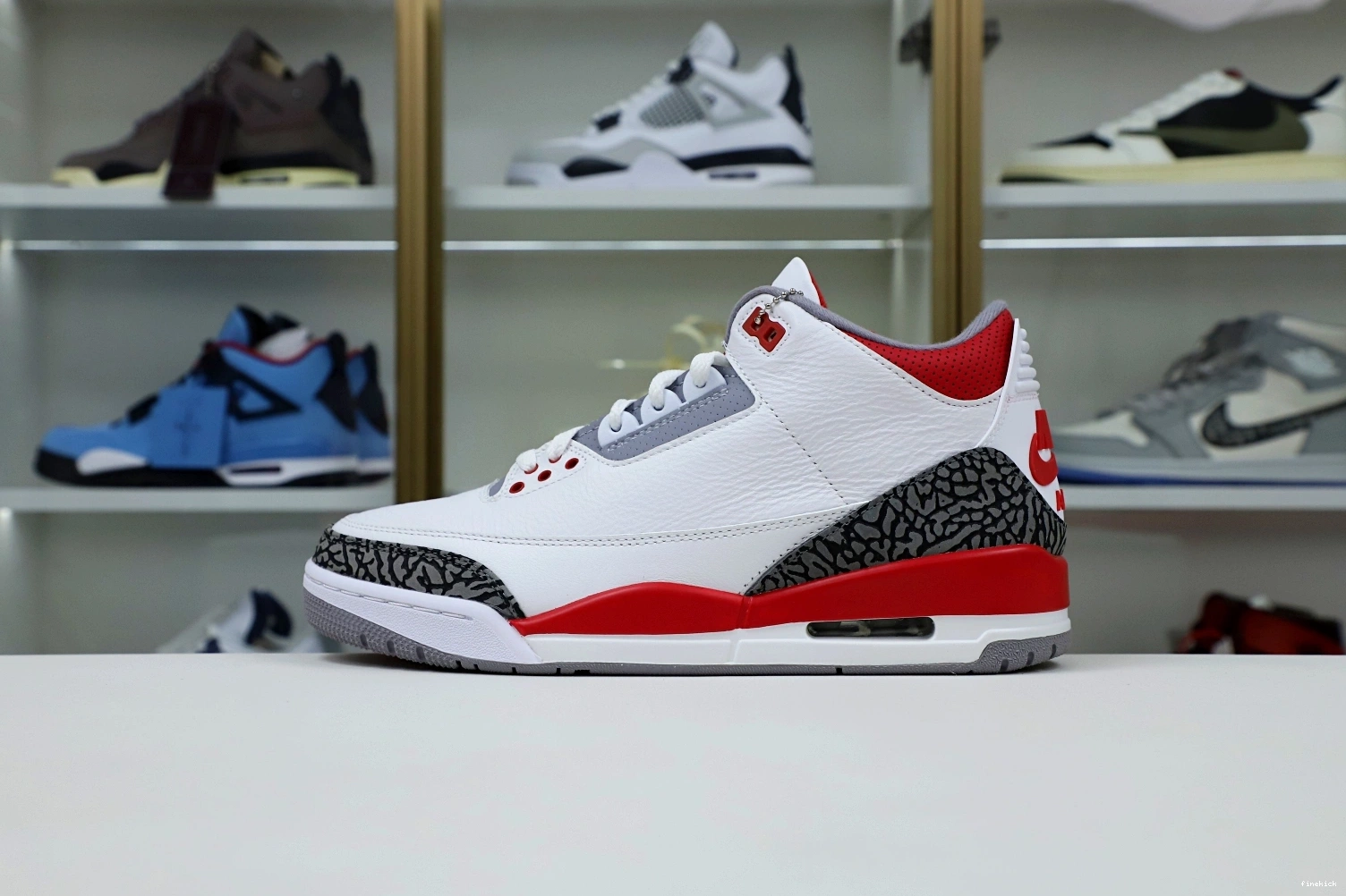 JORDAN AIR 3RETRO